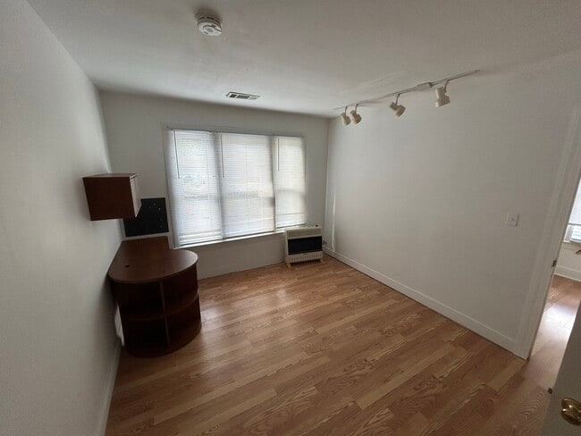158 S Main St, Unit 3