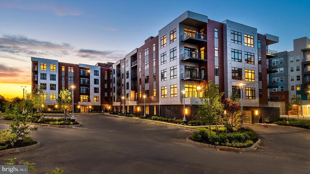 575 S Goddard Blvd in King of Prussia, PA - Building Photo