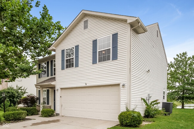 1903 Windy Hl Ln in Indianapolis, IN - Building Photo - Building Photo