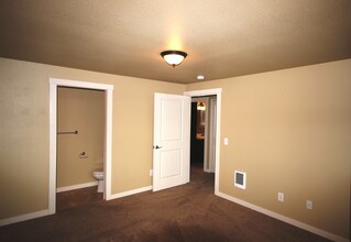 Church Street Apartments in Monmouth, OR - Foto de edificio - Interior Photo