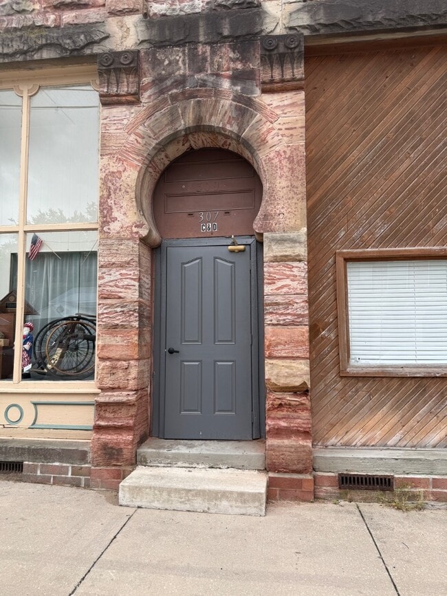 property at 307 E Bridge St