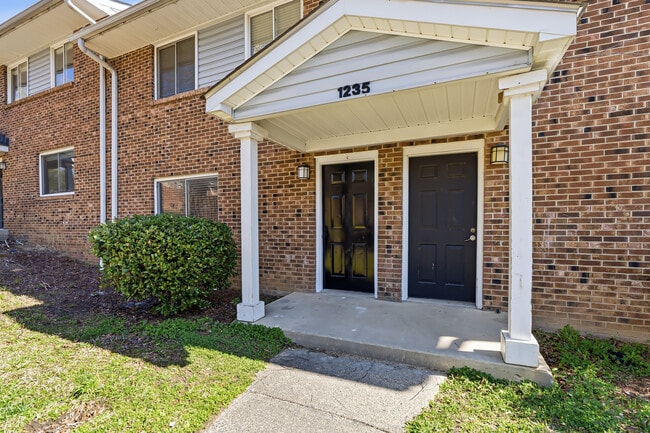 Reserve @ Blu Townhomes in Durham, NC - Building Photo - Building Photo