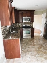 4427 Edinburg Ln in Hanover Park, IL - Building Photo - Building Photo