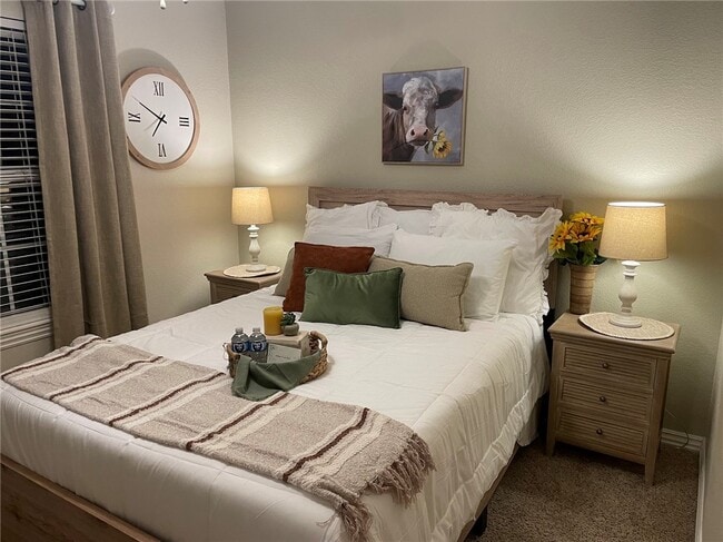 property at 3909 SW Surrey Ave