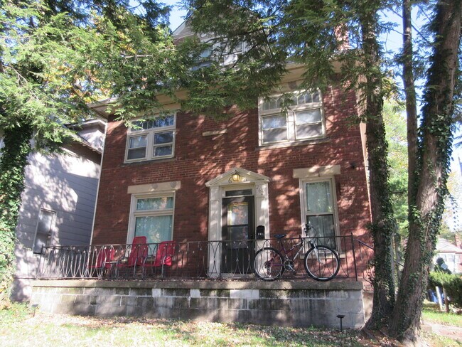 property at 262 E 19th Ave