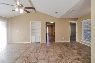 338 Jordan Dr in Desoto, TX - Building Photo - Building Photo