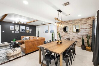 1308 Glen Cove Dr, Unit SI ID1492740P in Richardson, TX - Foto de edificio - Building Photo