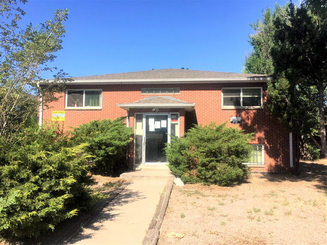 Clinton Street Apartments in Aurora, CO - Building Photo - Primary Photo