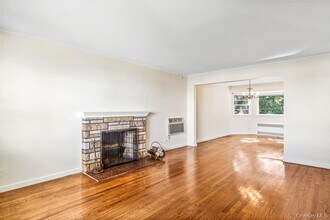 140 Hayes St in Garden City, NY - Building Photo - Building Photo