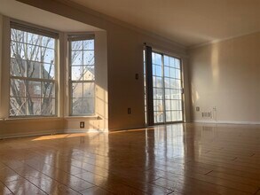 22 Walnut St in Jersey City, NJ - Building Photo - Building Photo