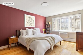 416-418 E 11th St in New York, NY - Building Photo - Building Photo