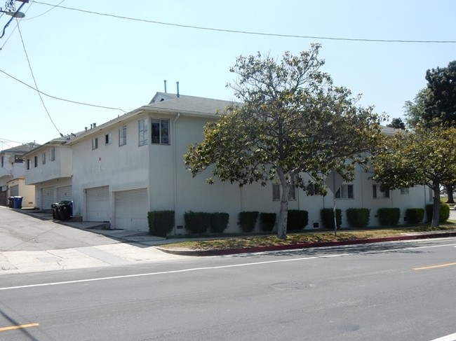 Loyola Apartments in Los Angeles, CA - Foto de edificio - Building Photo