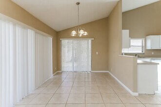 80 Baytree Cir in Boynton Beach, FL - Foto de edificio - Building Photo