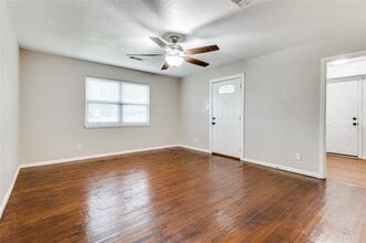 118 Nichols St in Irving, TX - Building Photo - Building Photo