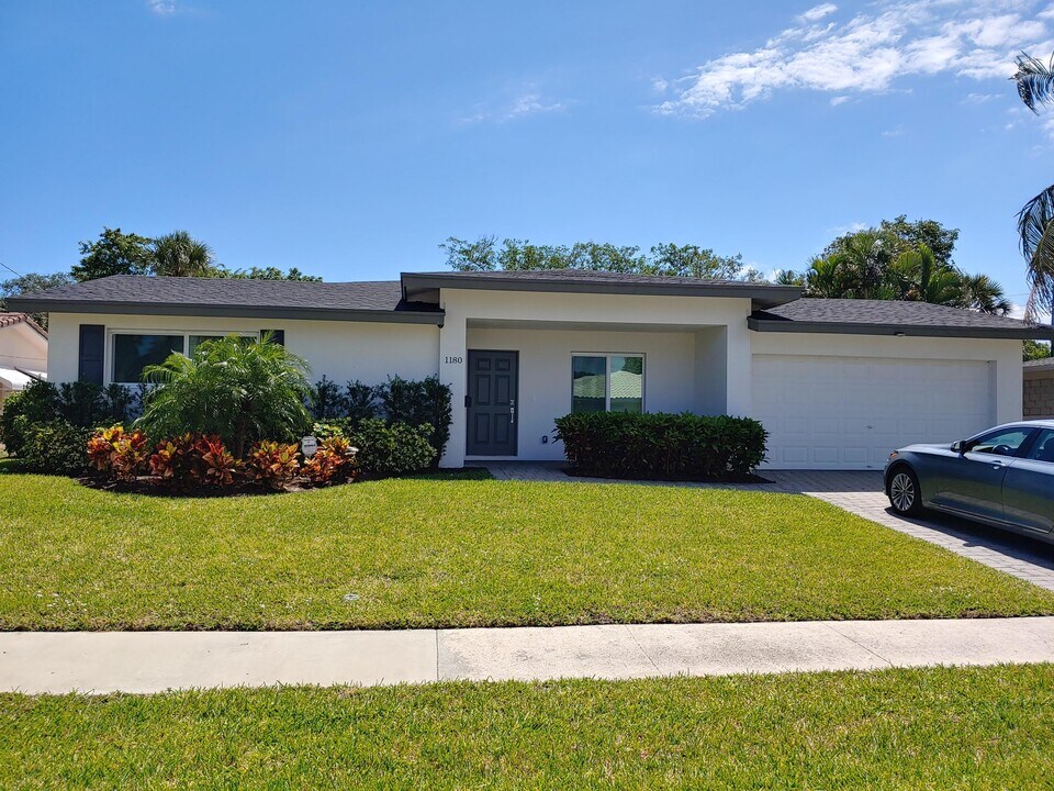1180 SW 14th St in Boca Raton, FL - Building Photo