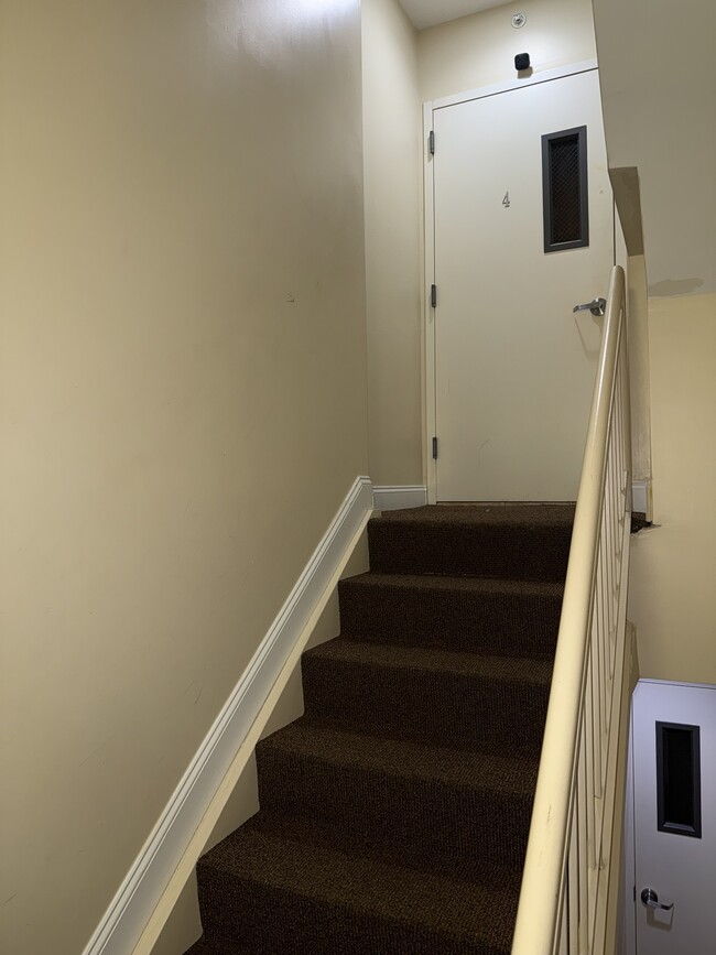1000 E 35th St, Unit 4B in Brooklyn, NY - Foto de edificio - Building Photo
