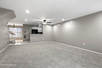 1707 Ridgeview Ct in Sayreville, NJ - Foto de edificio - Building Photo