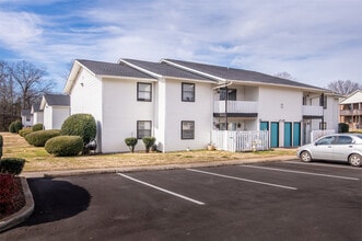 Cleo Apartments in Athens, AL - Building Photo - Building Photo