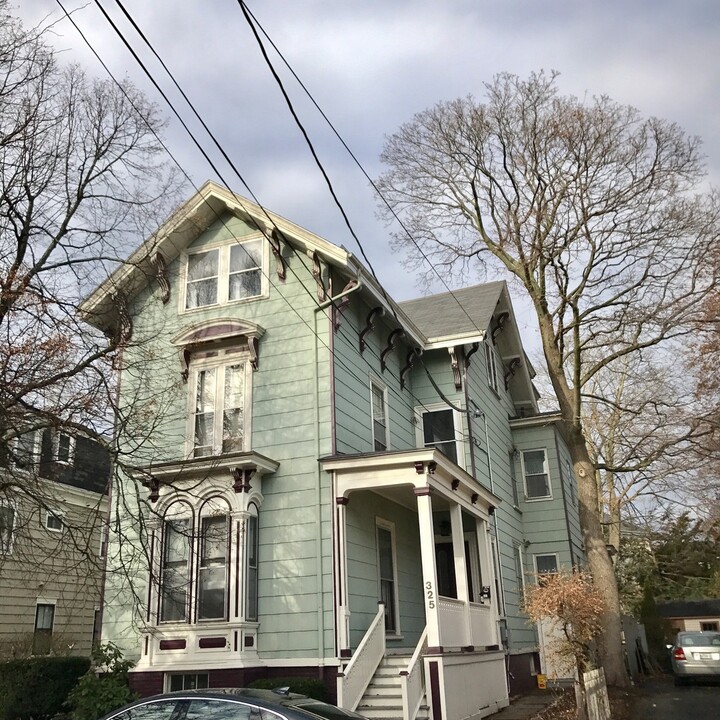 325 Spring St in Portland, ME - Building Photo