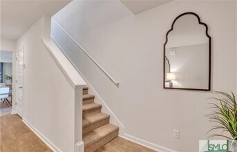 477 Coconut Dr in Bloomingdale, GA - Foto de edificio - Building Photo