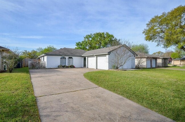 property at 5343 Linda Ln