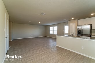 10707 Prusiner Dr in Converse, TX - Foto de edificio - Building Photo