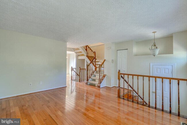 13301 Burkitts Rd in Fairfax, VA - Building Photo - Building Photo