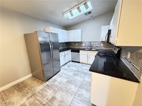 1913 Poppy Hill St in Las Vegas, NV - Building Photo - Building Photo