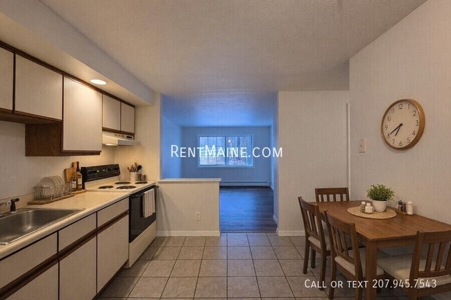 20 Tall Pines Dr in Lewiston, ME - Building Photo - Building Photo