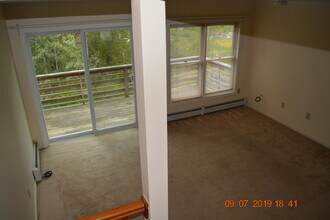 35 Potter Ln, Unit Lakeview Condo in Enfield, NH - Foto de edificio - Building Photo