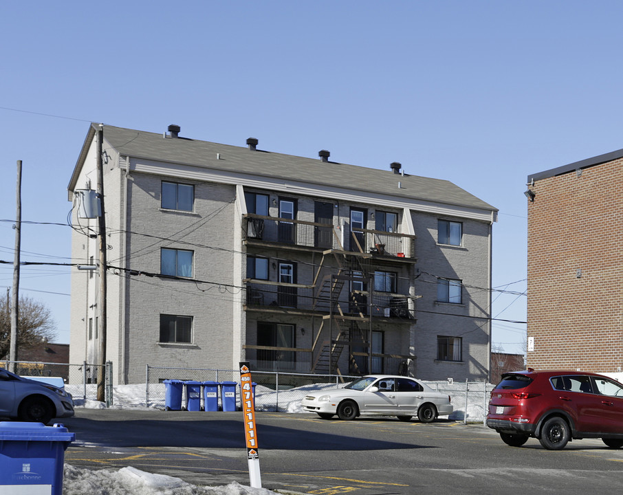 1177 McTavish in Terrebonne, QC - Building Photo