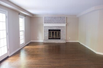1930 Oak Ridge Ct in Marietta, GA - Building Photo - Building Photo