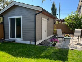 4890 55B St in Delta, BC - Building Photo - Building Photo