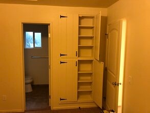 23942 Scenic Dr in Crestline, CA - Building Photo - Building Photo