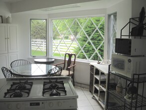 3746 Fairview Ave in Downers Grove, IL - Foto de edificio - Building Photo