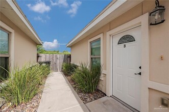 2011 Taft St in Weslaco, TX - Building Photo - Building Photo