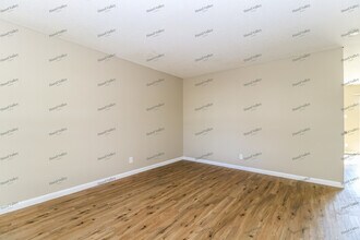 6842 Champana Ln in Florissant, MO - Building Photo - Building Photo