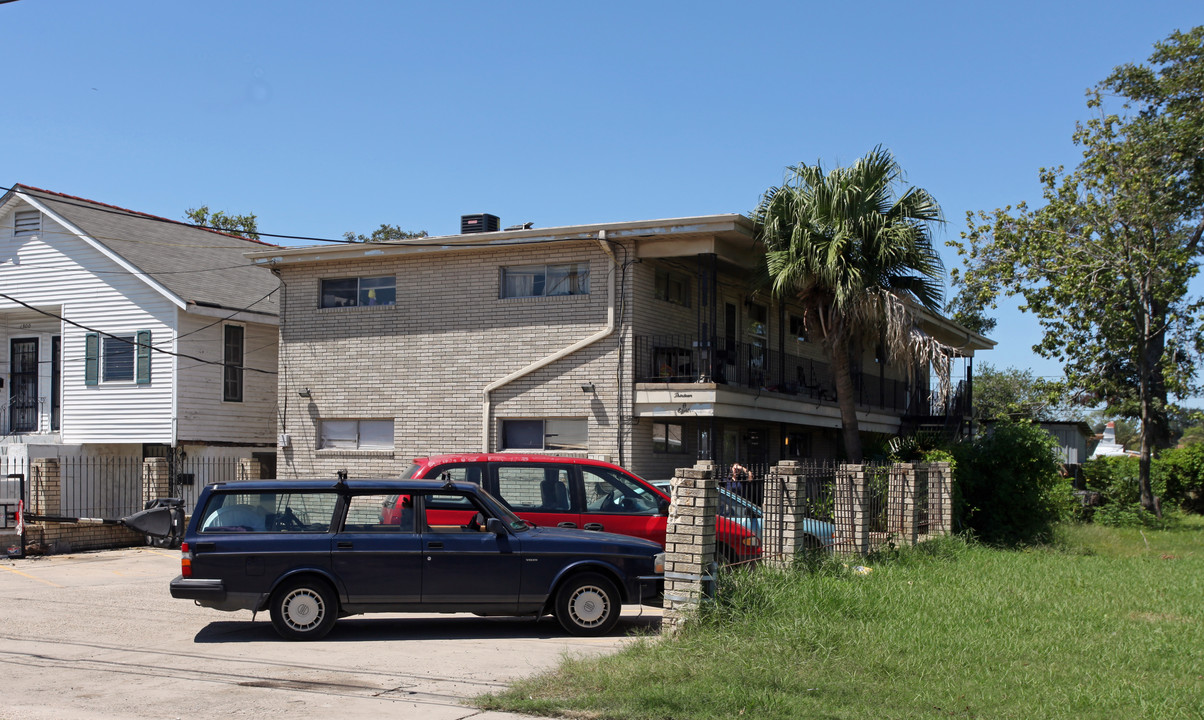 1308 Mehle Ave in Arabi, LA - Building Photo