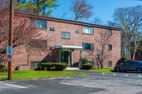 Mills Falls Condominium in Framingham, MA - Foto de edificio - Building Photo