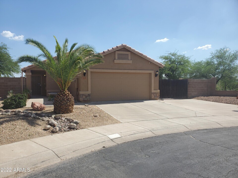 3135 W Abraham Ln in Phoenix, AZ - Building Photo