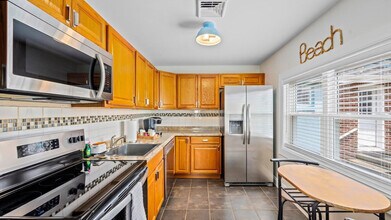 124 W Heather Rd in Wildwood Crest, NJ - Building Photo - Building Photo
