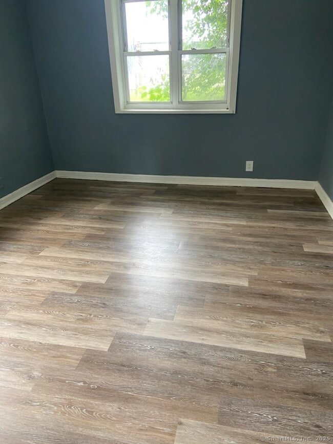 305 Parrott Ave in Bridgeport, CT - Building Photo - Building Photo