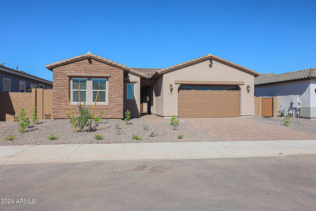 7702 W Jackrabbit Ln in Peoria, AZ - Building Photo