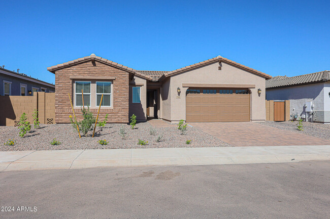 property at 7702 W Jackrabbit Ln