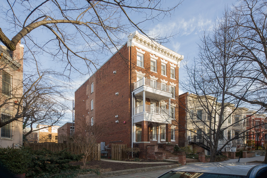 623 5th St NE in Washington, DC - Building Photo