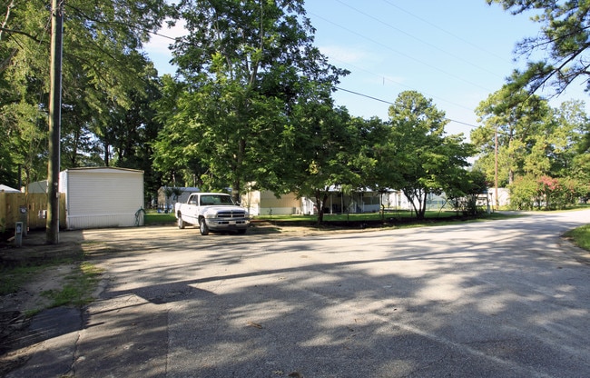 Cotton Hill Mobile Home Park in Summerville, SC - Building Photo - Building Photo