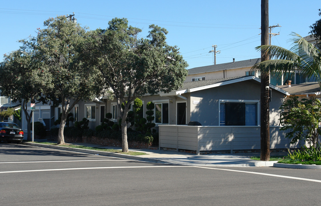 1401 Ocean Ave in Seal Beach, CA - Building Photo