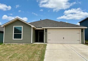 13824 Musselshell Dr in Ponder, TX - Building Photo