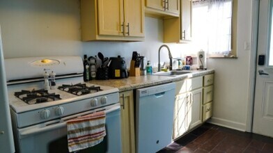 1740 E Broad St in Columbus, OH - Building Photo - Building Photo