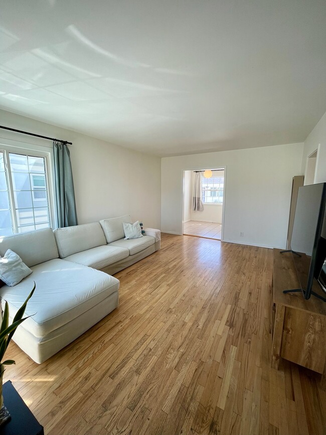 13219 Crossdale Ave, Unit Back House - #13221 in Norwalk, CA - Building Photo - Building Photo